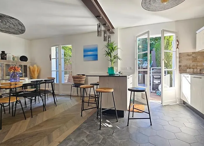 Maison Familiale 12 Couchages, Et Terrasse *