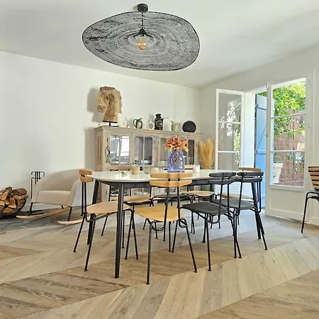 Hébergement de vacances Maison Familiale 12 Couchages, Et Terrasse Deauville