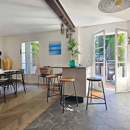 Maison Familiale 12 Couchages, Et Terrasse *